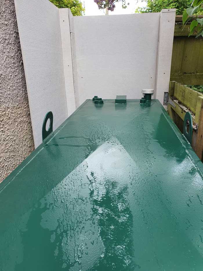 signs of water issues in oil tank