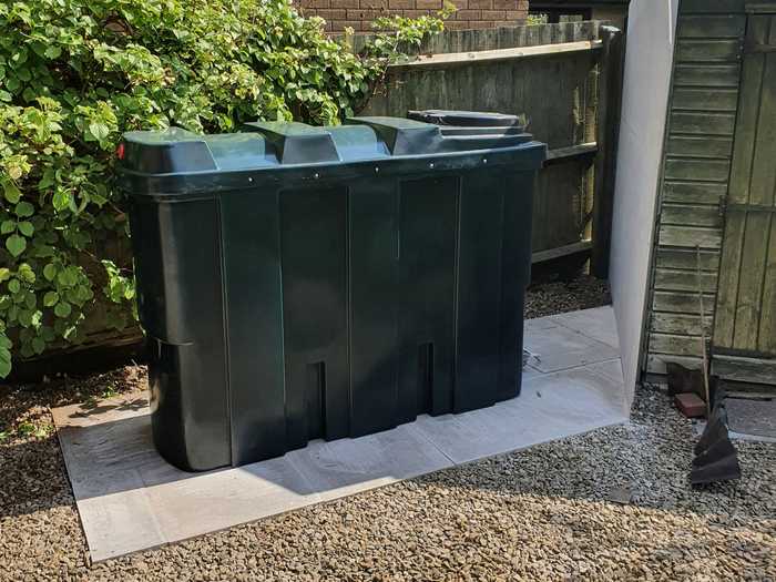 oil tank with firescreen